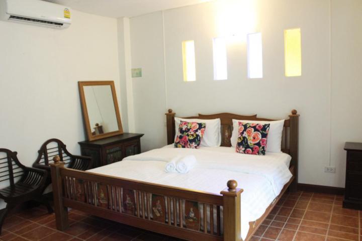 บ้านริมเนิน รีสอร์ท งาว Ngao Luaran gambar